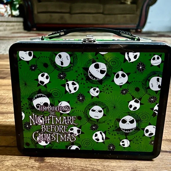 NECA • Tim Burton’s • Black/Green • The Nightmare Before Christmas • Lunch Box - Picture 2 of 12